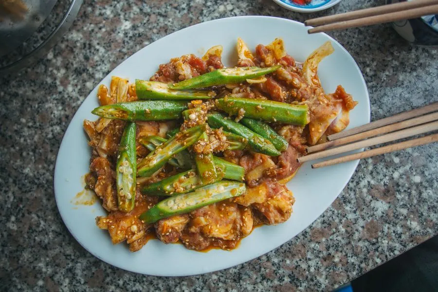 Okra with slow-cooked meat